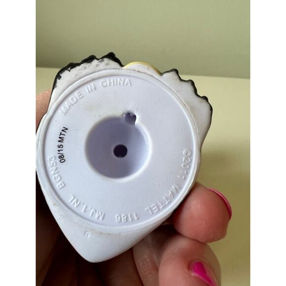 Fisher-Price Black and White Penguin with Egg 2011 - Picture 5 of 5